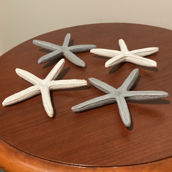 Set of four resin starfish for decoration crafting white gray - Picture 2 of 5